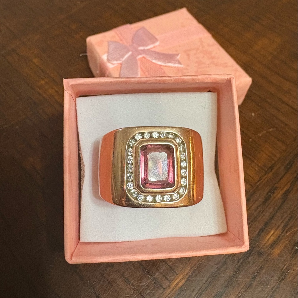Elegant Pink tourmaline and 10 carat rose Gold Ring